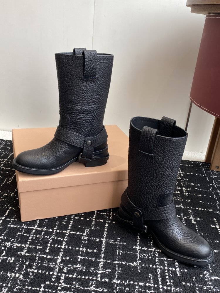 Короткие кожаные сапоги женские фото 5