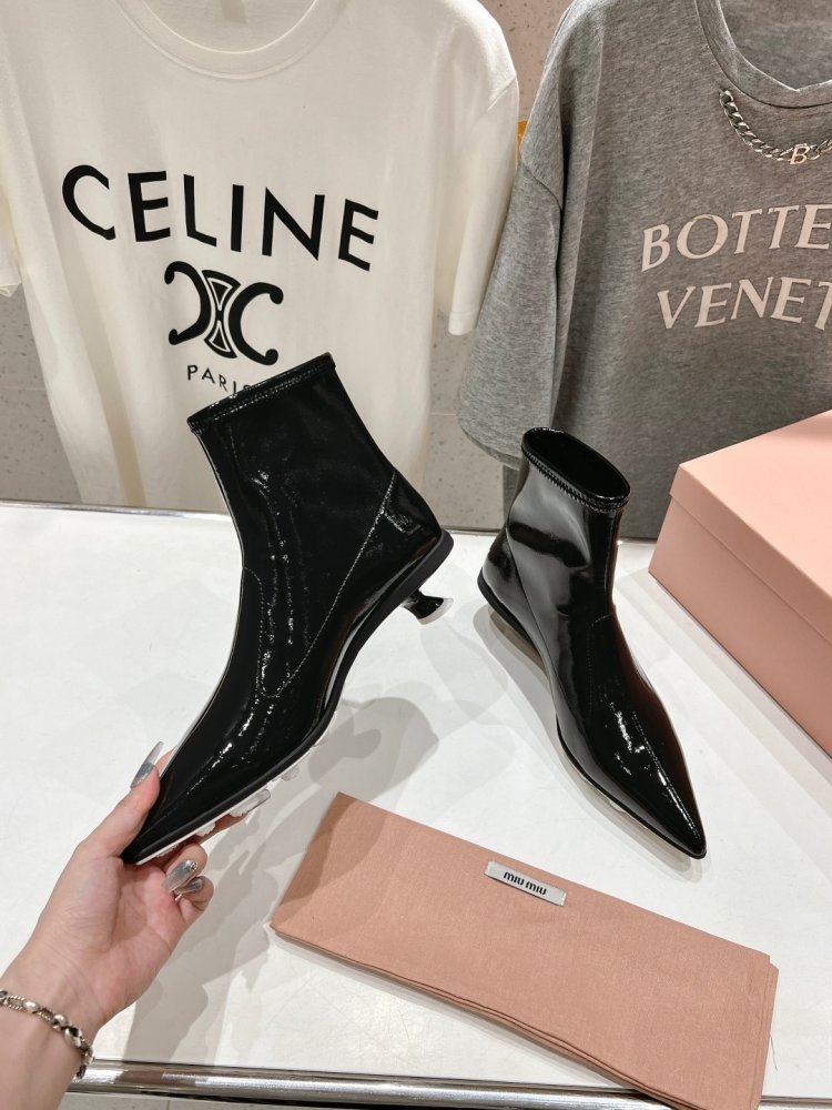 Short Pointed boots Chelsea women's фото 4