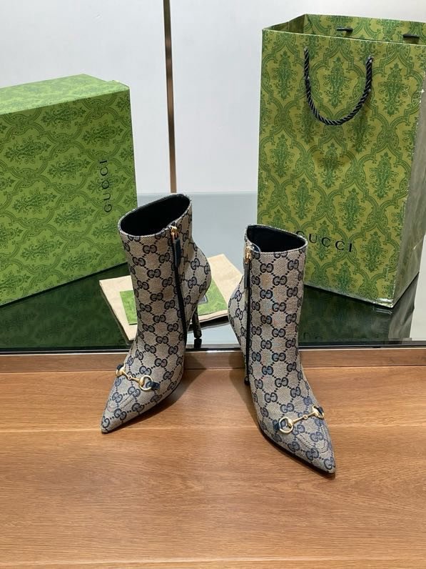 Короткие сапоги на высоком каблуке с пряжкой Horsebit фото 8