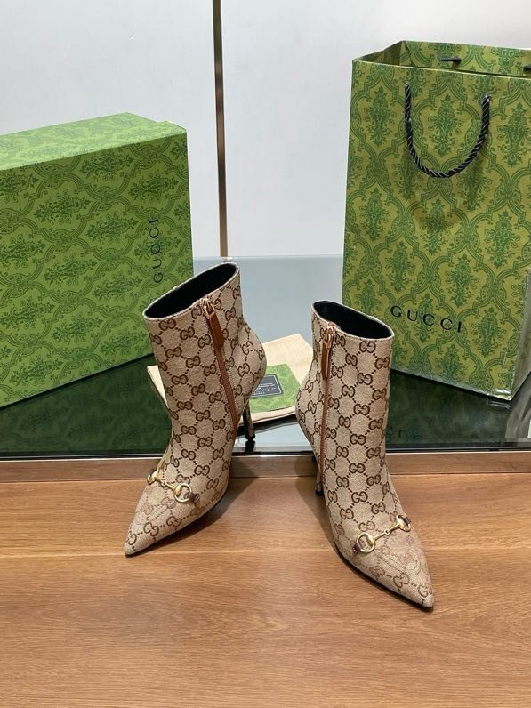 Короткие сапоги на высоком каблуке с пряжкой Horsebit фото 8