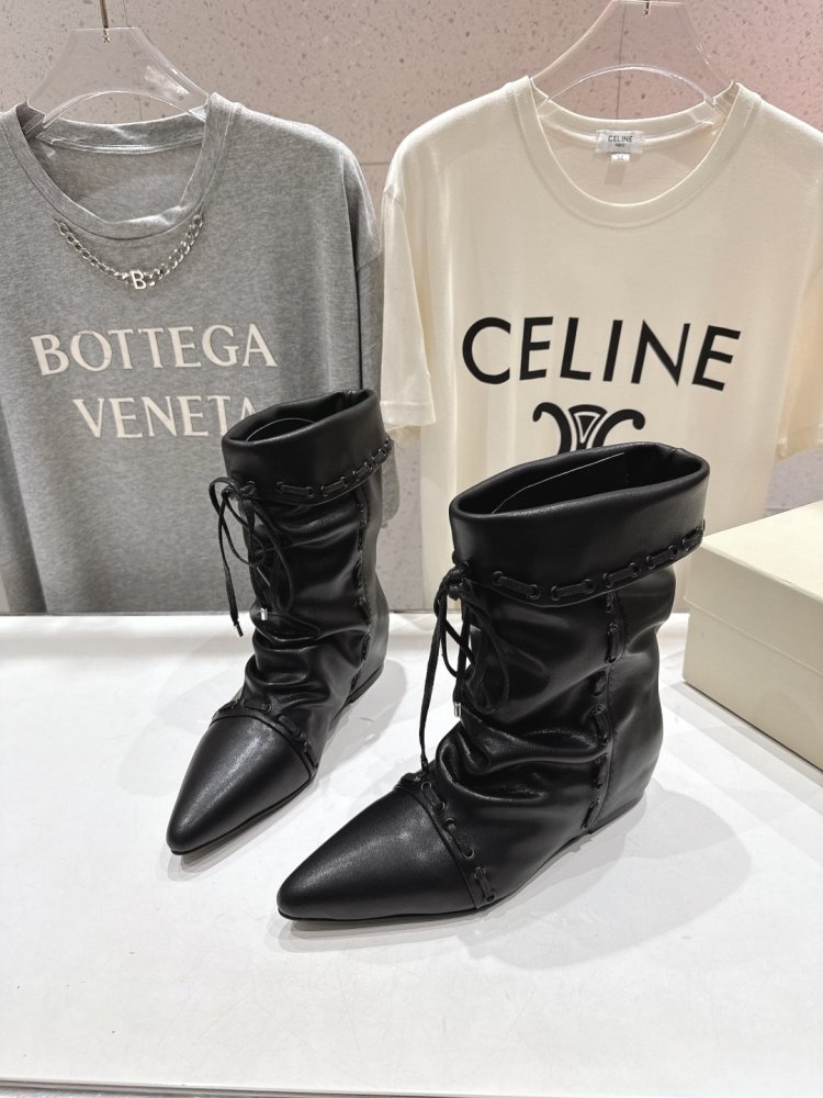 Короткі жіночі саопги зі шнурівкою до середини гомілки