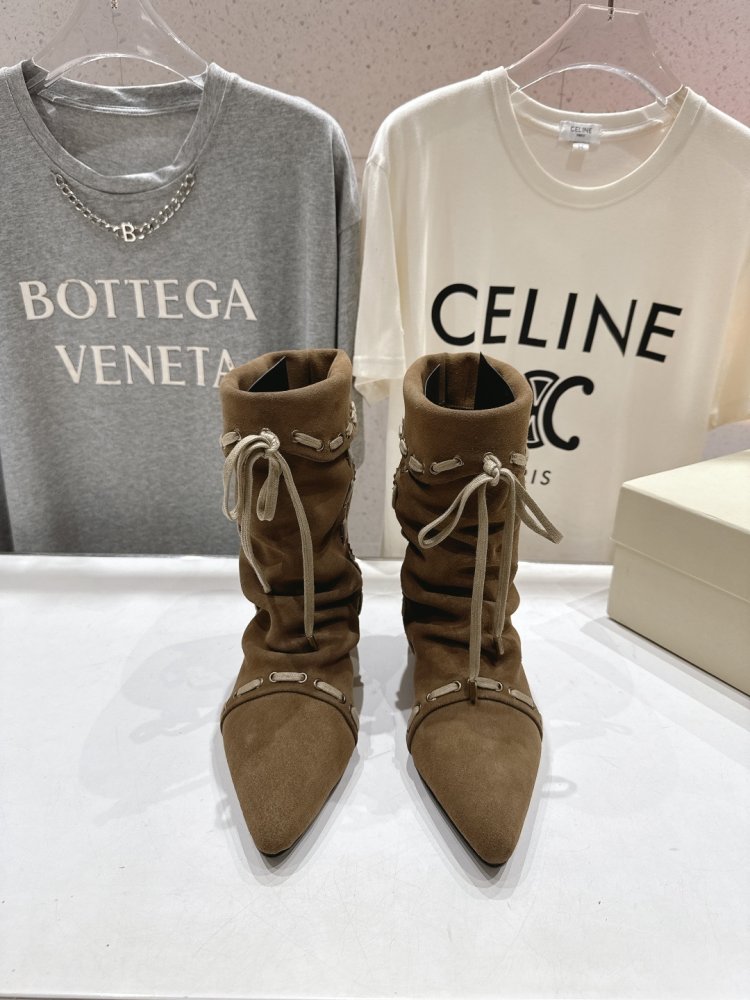 Короткі жіночі саопги зі шнурівкою до середини гомілки фото 2