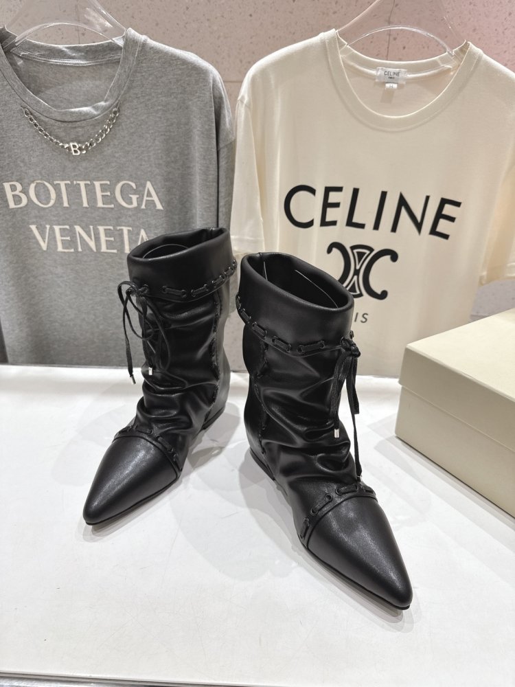 Короткі жіночі саопги зі шнурівкою до середини гомілки фото 3