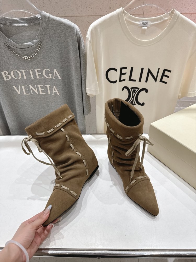 Короткі жіночі саопги зі шнурівкою до середини гомілки фото 4