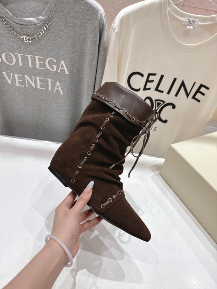 Короткие женские саопги со шнуровкой до середины голени фото 5