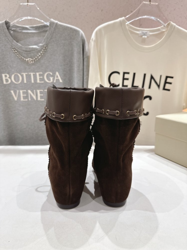 Короткие женские саопги со шнуровкой до середины голени фото 8