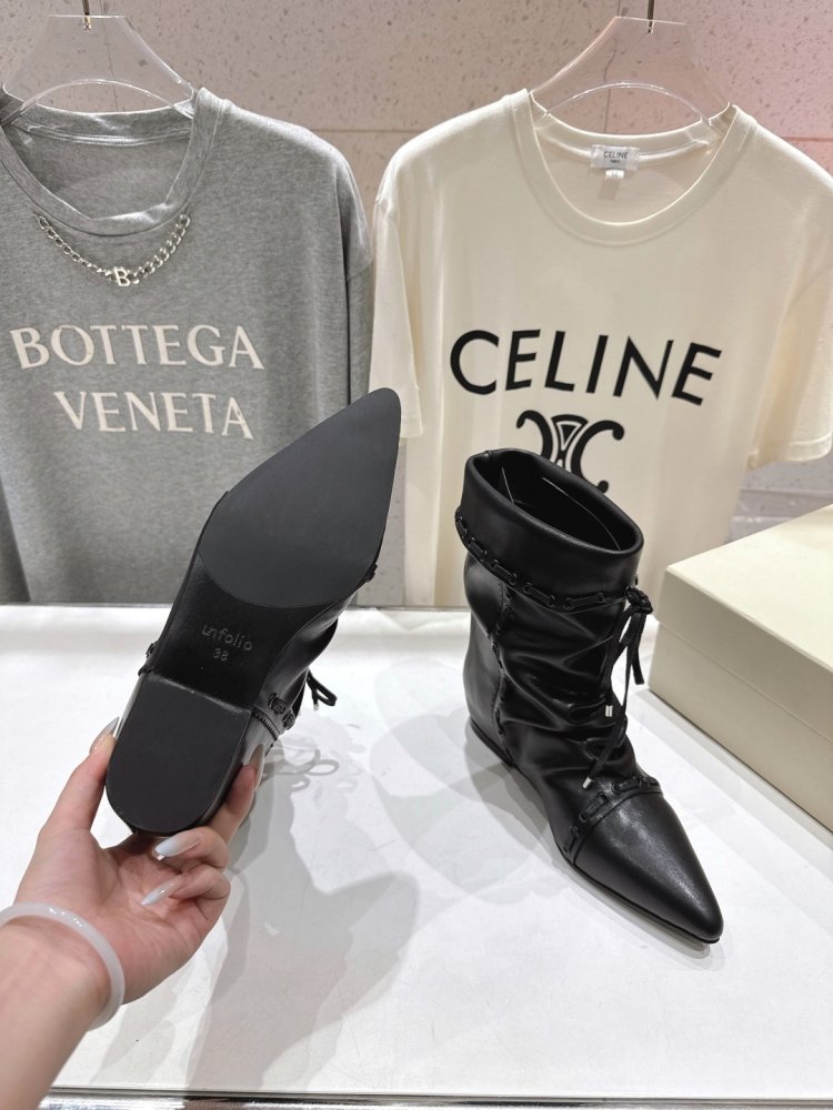 Короткі жіночі саопги зі шнурівкою до середини гомілки фото 9