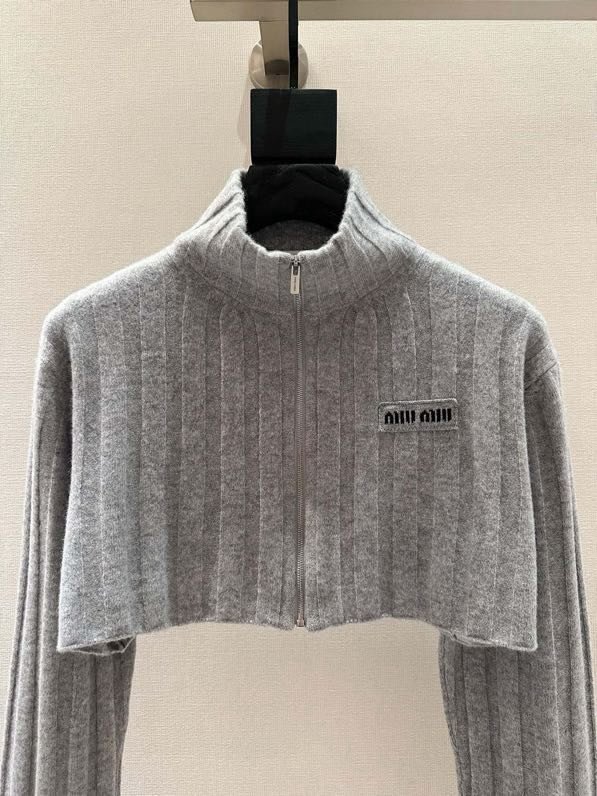 Короткий кардиган на блискавки фото 2