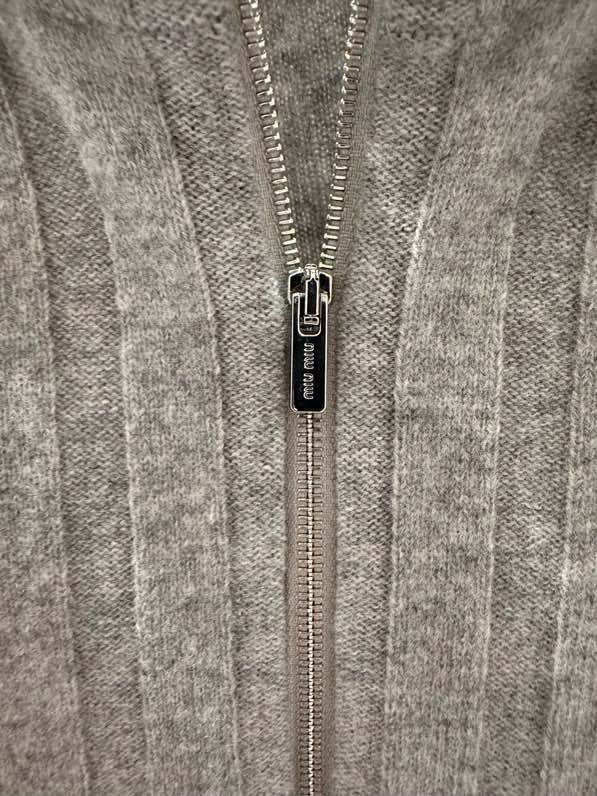 Короткий кардиган на блискавки фото 5