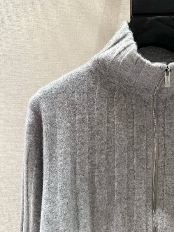 Короткий кардиган на блискавки фото 6