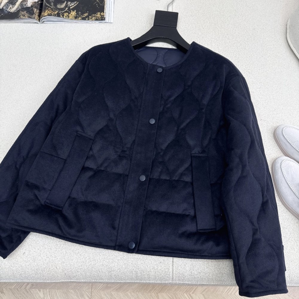 Короткий кашемировый пуховик с круглым вырезом фото 5