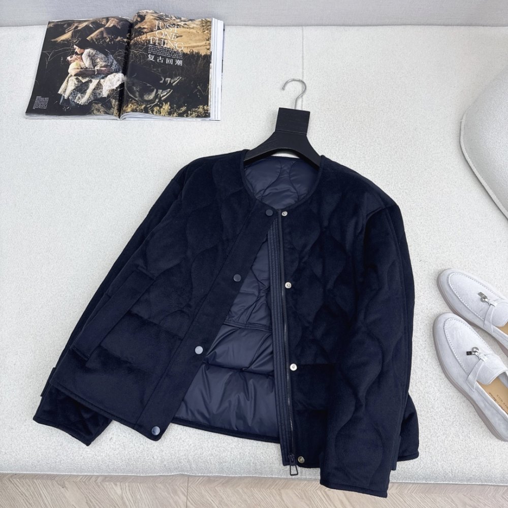 Короткий кашемировый пуховик с круглым вырезом фото 6