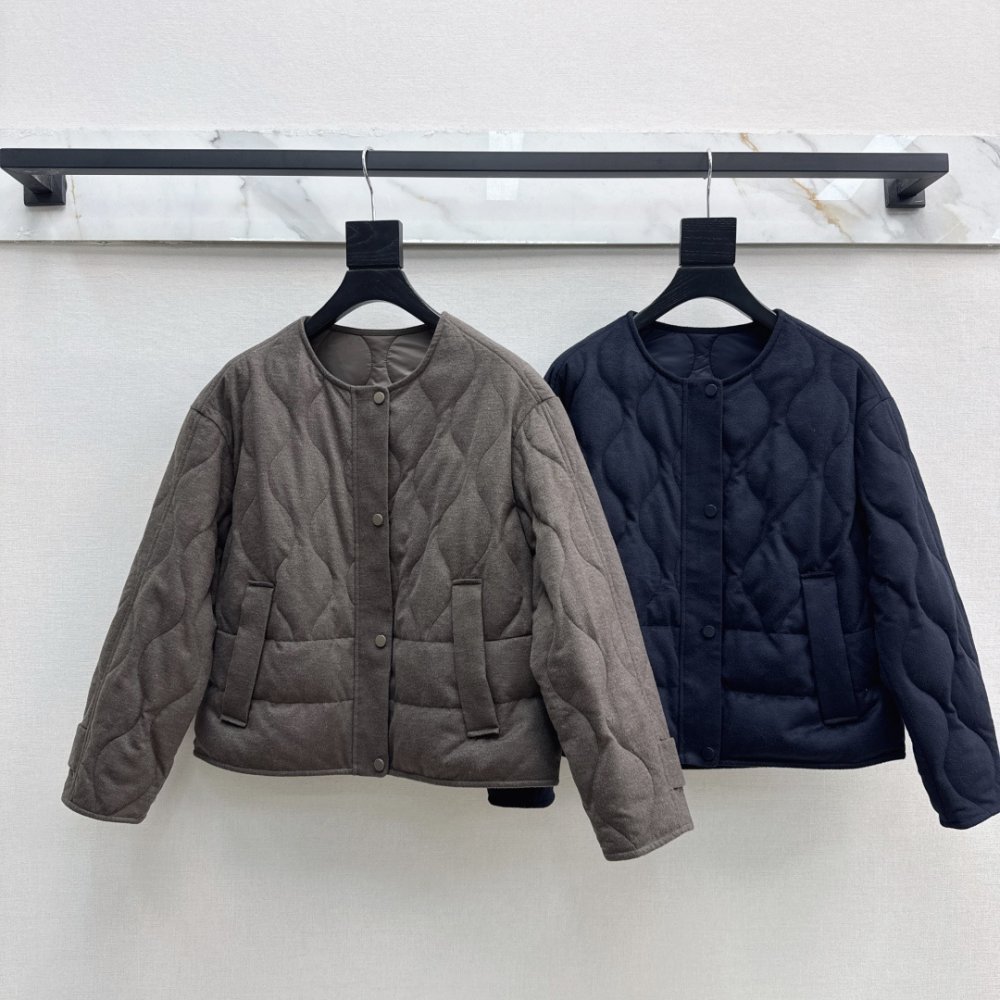 Короткий кашемировый пуховик с круглым вырезом фото 9