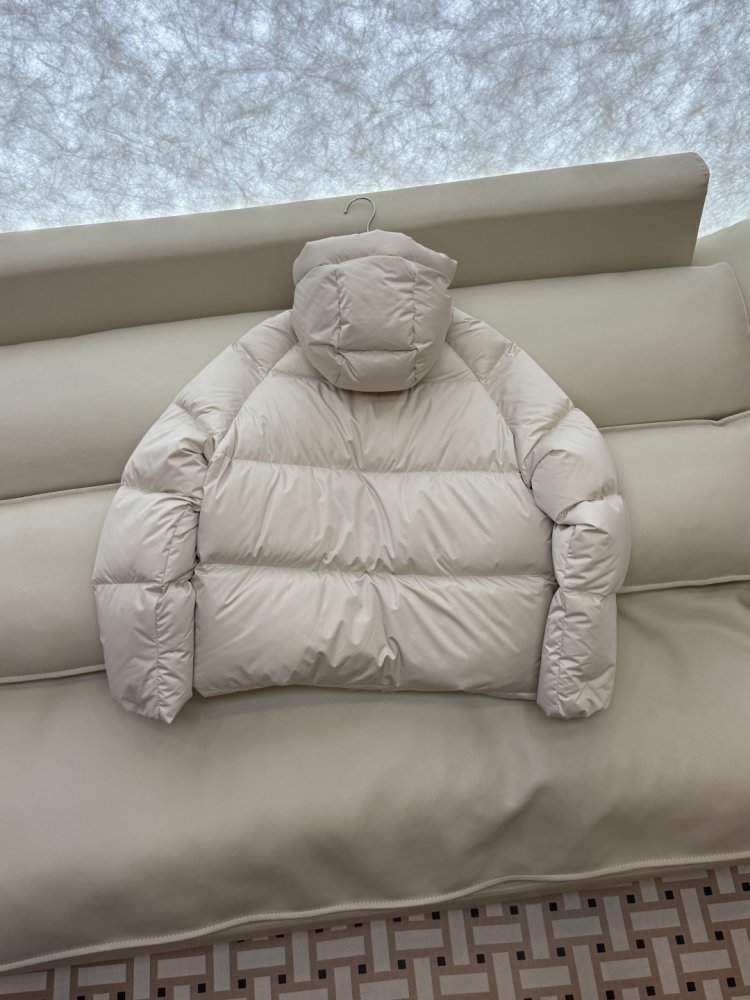 Короткий пуховик Celine з капюшоном фото 4