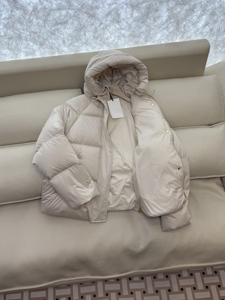 Короткий пуховик Celine з капюшоном фото 5