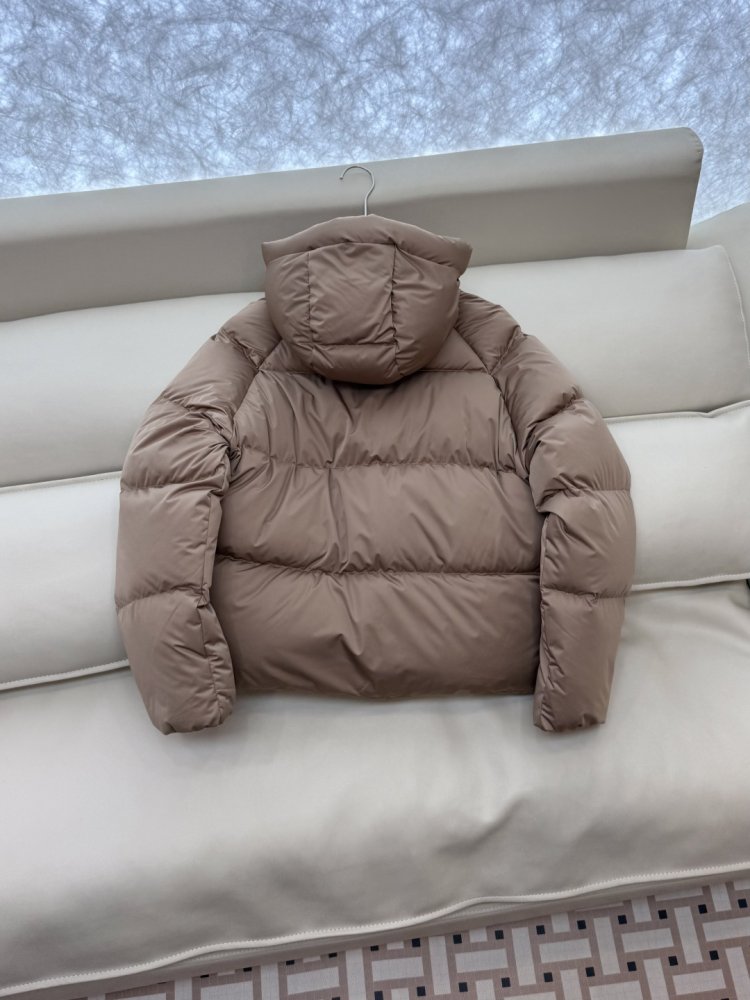 Короткий пуховик Celine с капюшоном фото 5