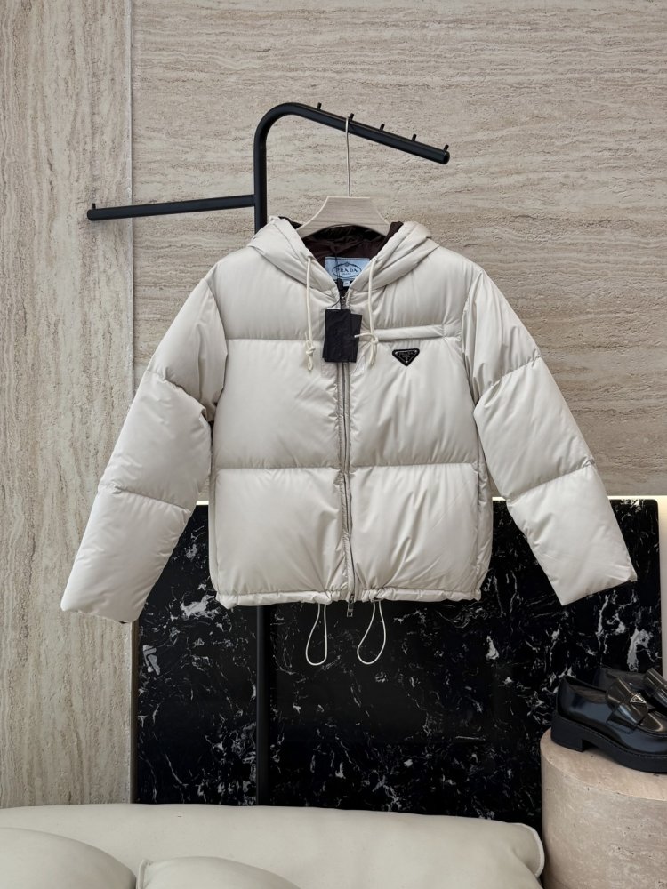 Короткий пуховик женский