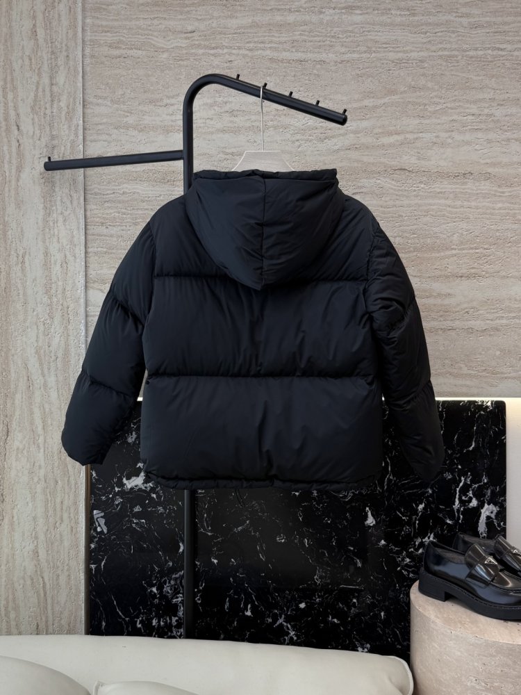 Короткий пуховик жіночий фото 2