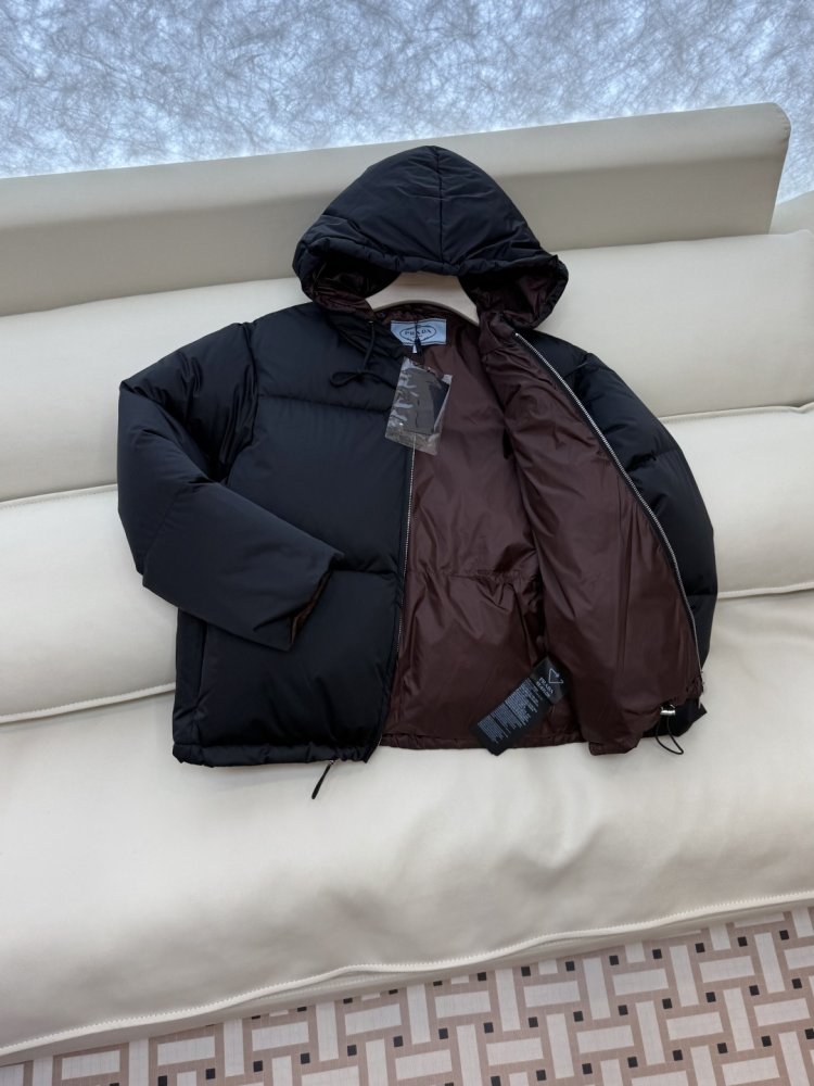 Короткий пуховик жіночий фото 4