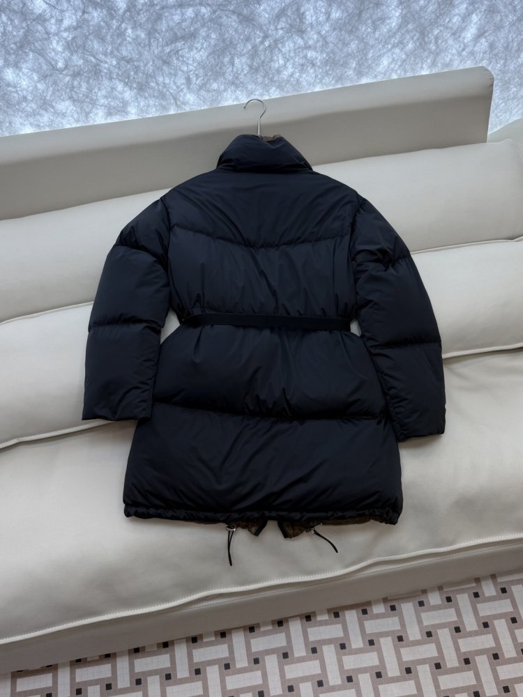 Короткий пуховик жіночий фото 5