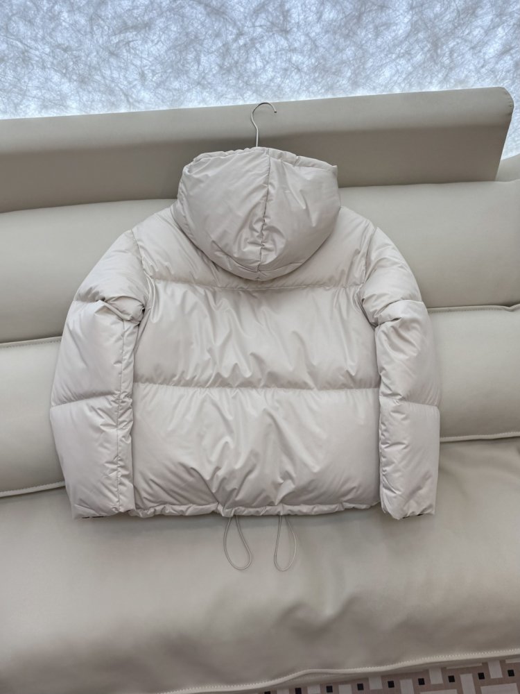 Короткий пуховик женский фото 5