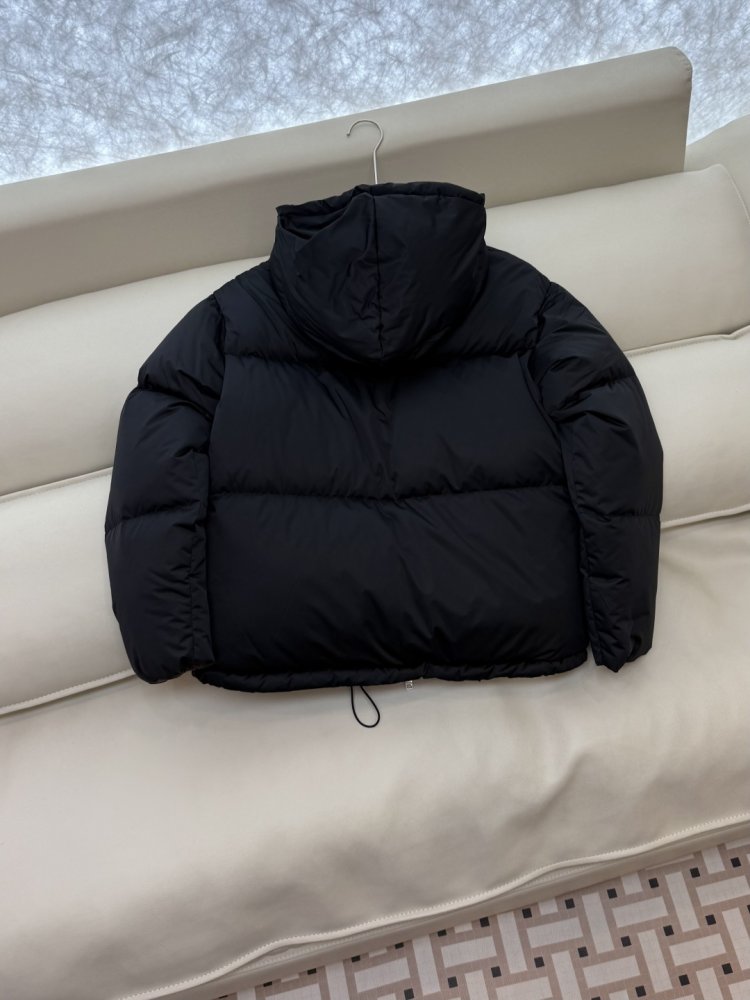 Короткий пуховик жіночий фото 5