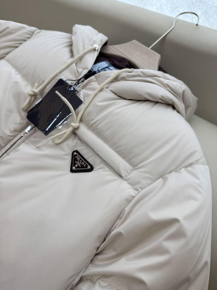 Короткий пуховик женский фото 7