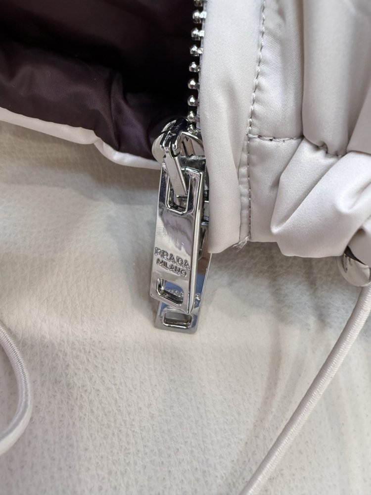 Короткий пуховик женский фото 8