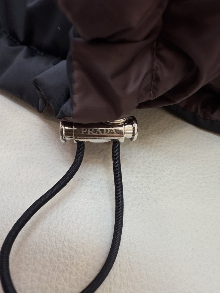 Короткий пуховик жіночий фото 8