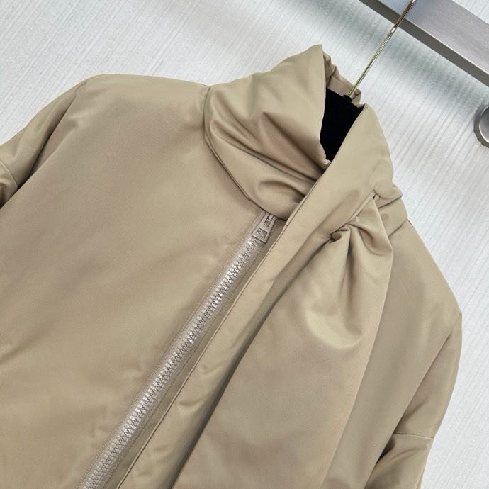 Короткий стьобаний тренч фото 2