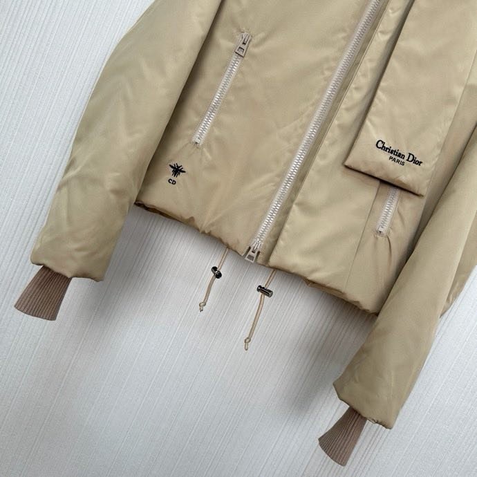 Короткий стьобаний тренч фото 6