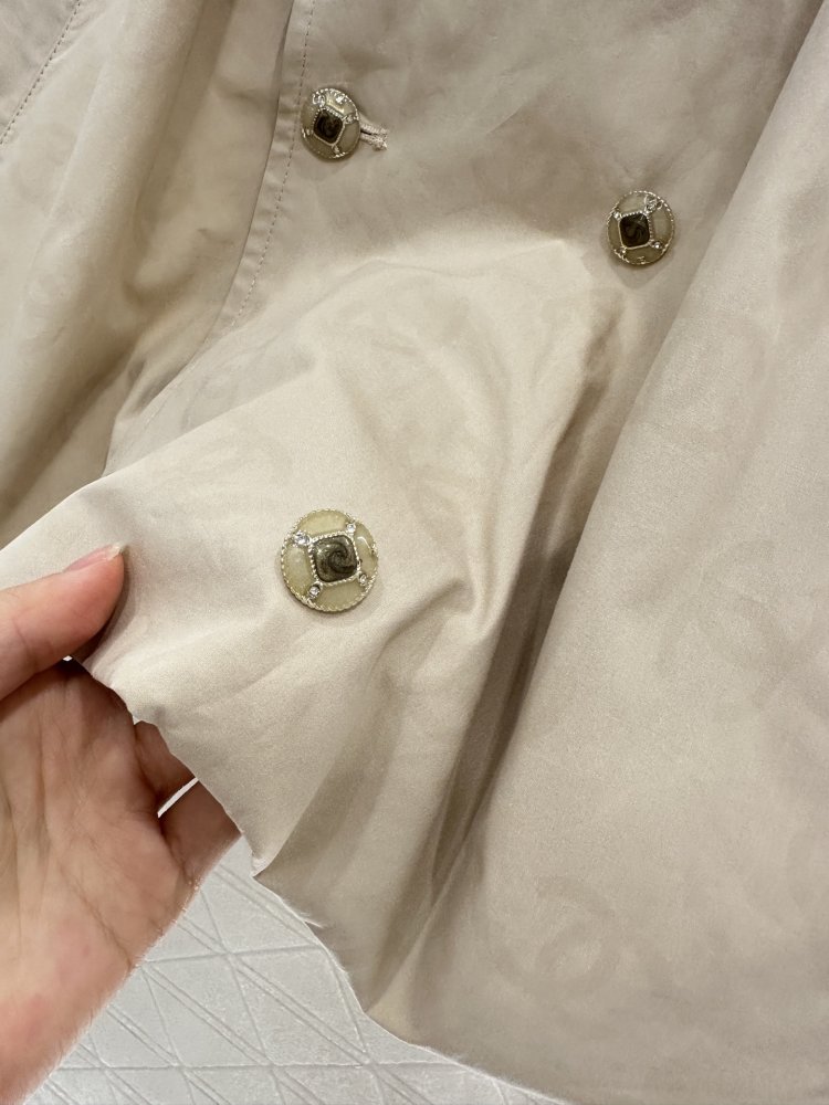 Короткий тренчкот жіночий фото 5