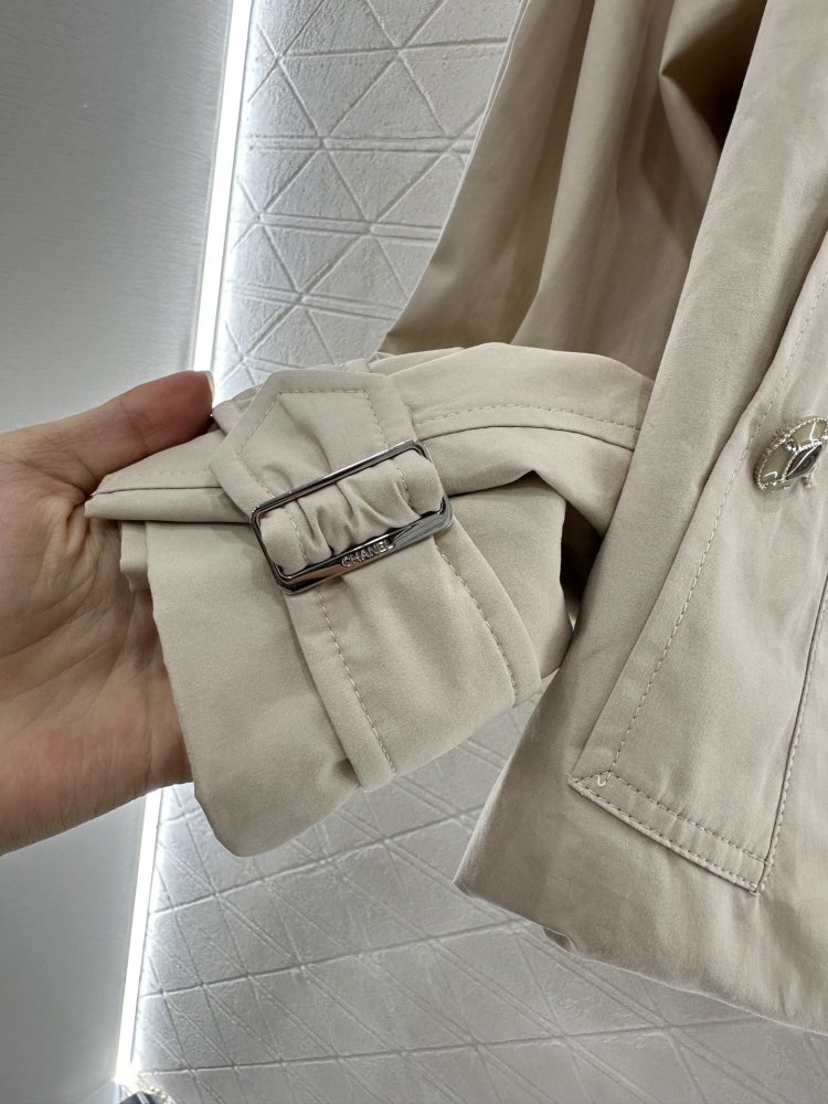 Короткий тренчкот жіночий фото 6