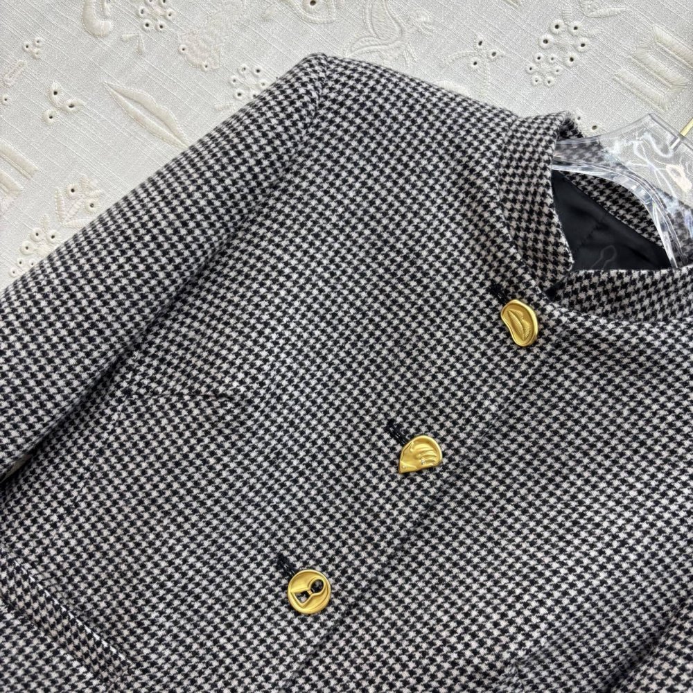 Короткий вовняне пальто в клітку фото 3