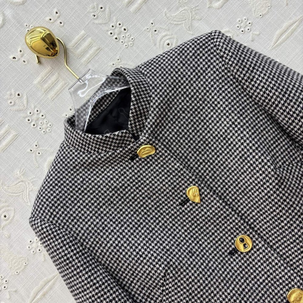 Короткий вовняне пальто в клітку фото 5