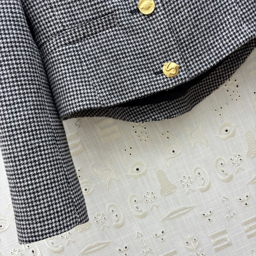 Короткий вовняне пальто в клітку фото 6