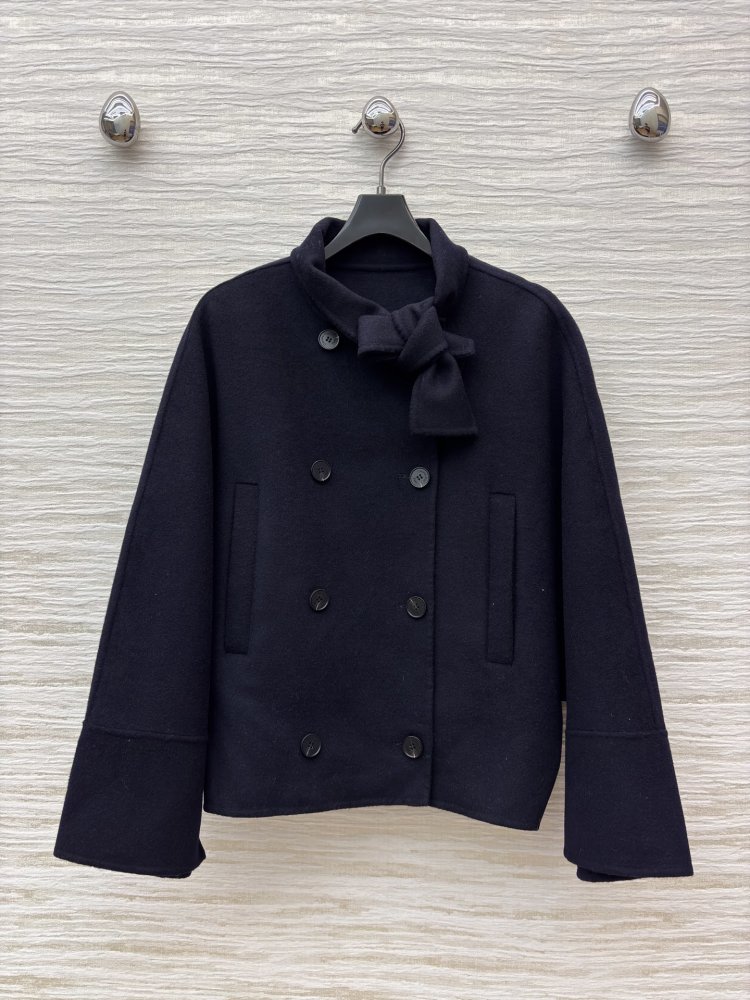 Короткий вовняне пальто