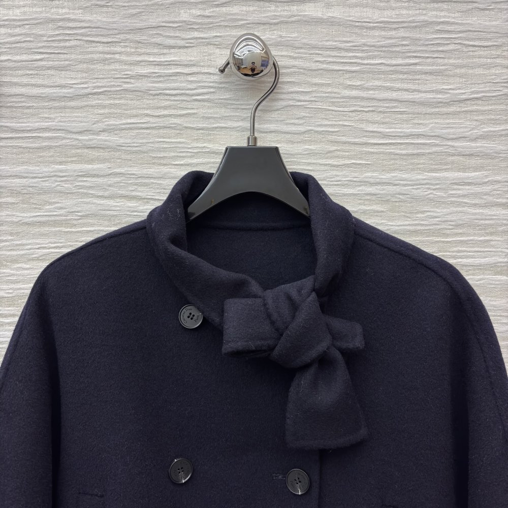 Короткий вовняне пальто фото 2