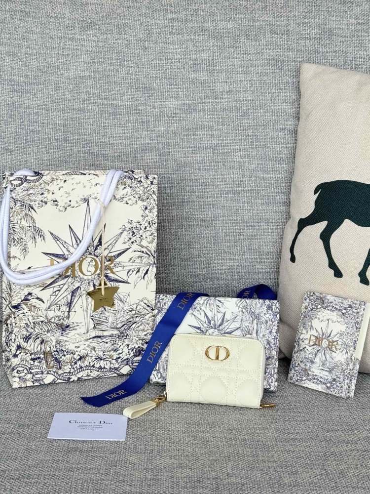 Кошелек Dior Caro