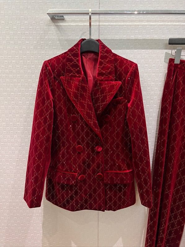 Костюм бархатный женский фото 2
