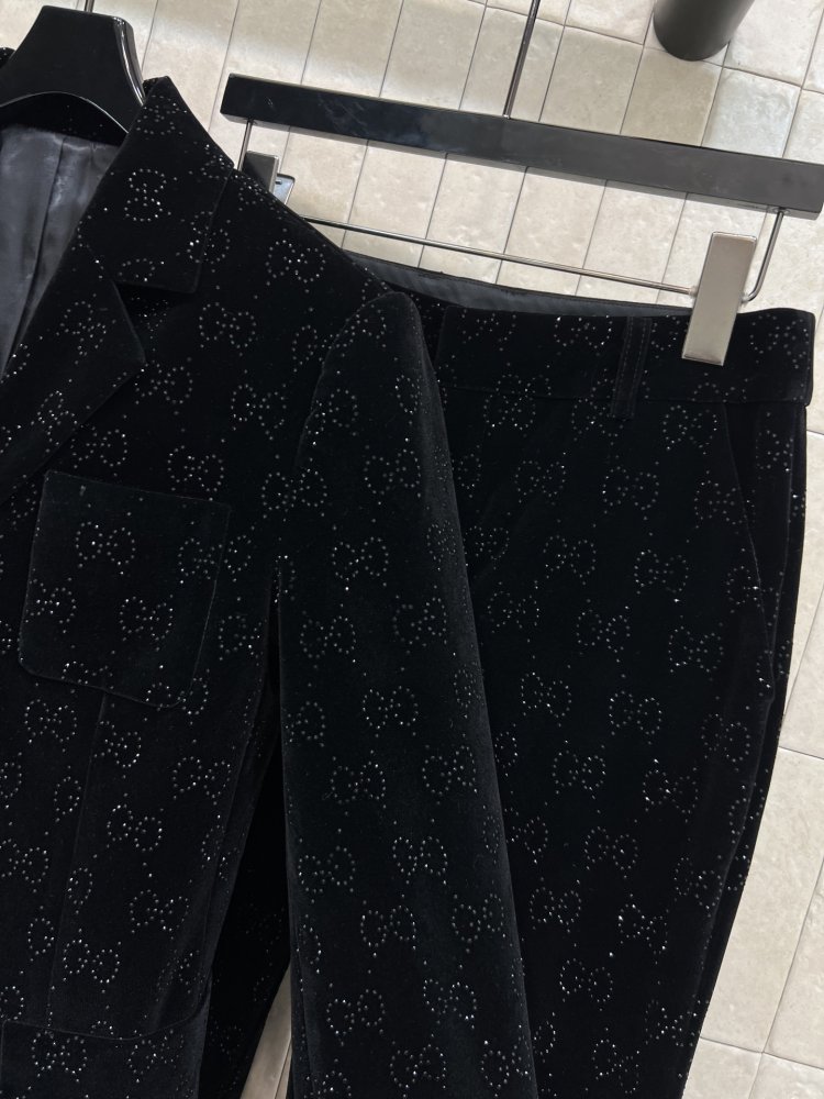 Костюм бархатный женский фото 6