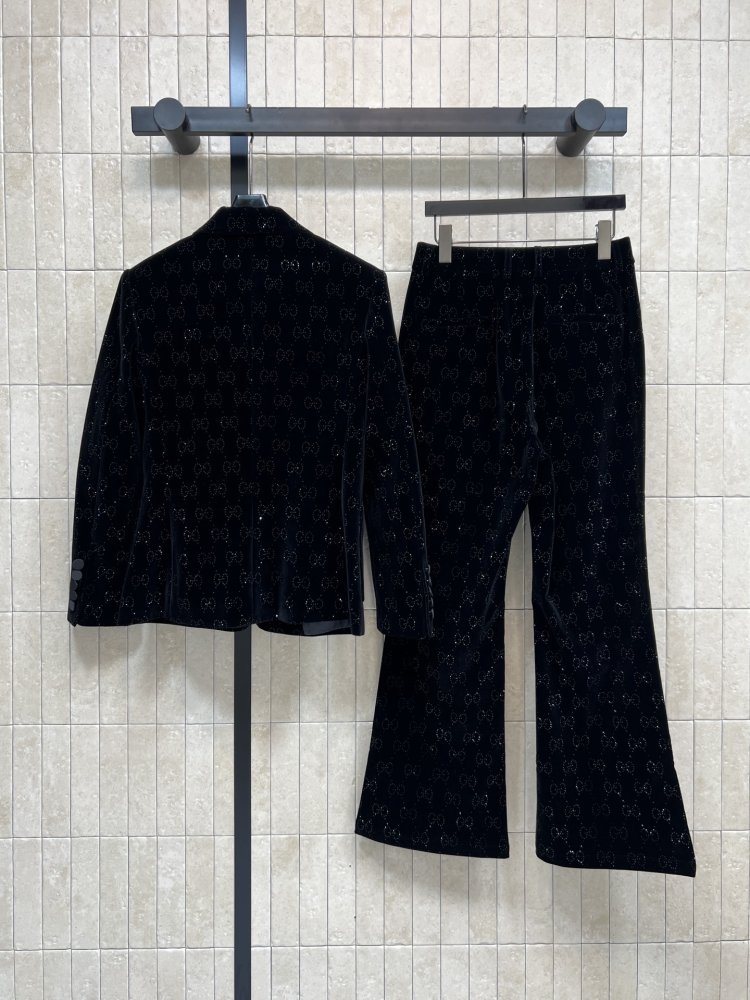 Костюм бархатный женский фото 7