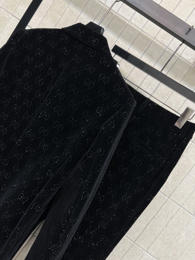 Костюм бархатный женский фото 8