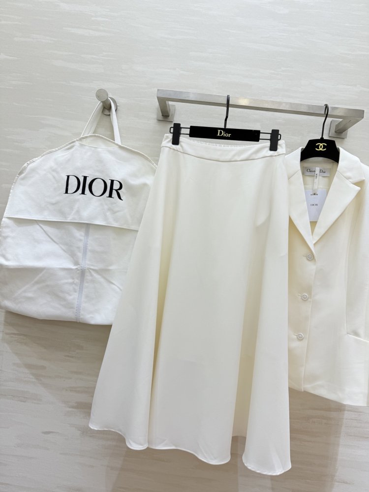 Костюм белый брючный женский (пиджак и длинная юбка) фото 7