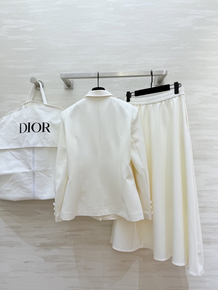 Костюм белый брючный женский (пиджак и длинная юбка) фото 8