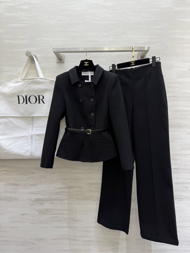 Costume the black trousers female