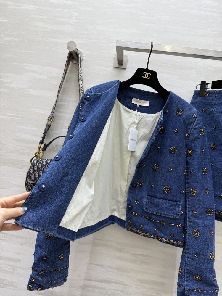 Костюм джинсовый женский с отделкой бисером фото 9