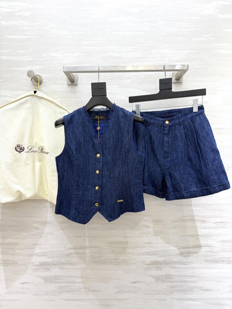 Костюм джинсовий жіночий