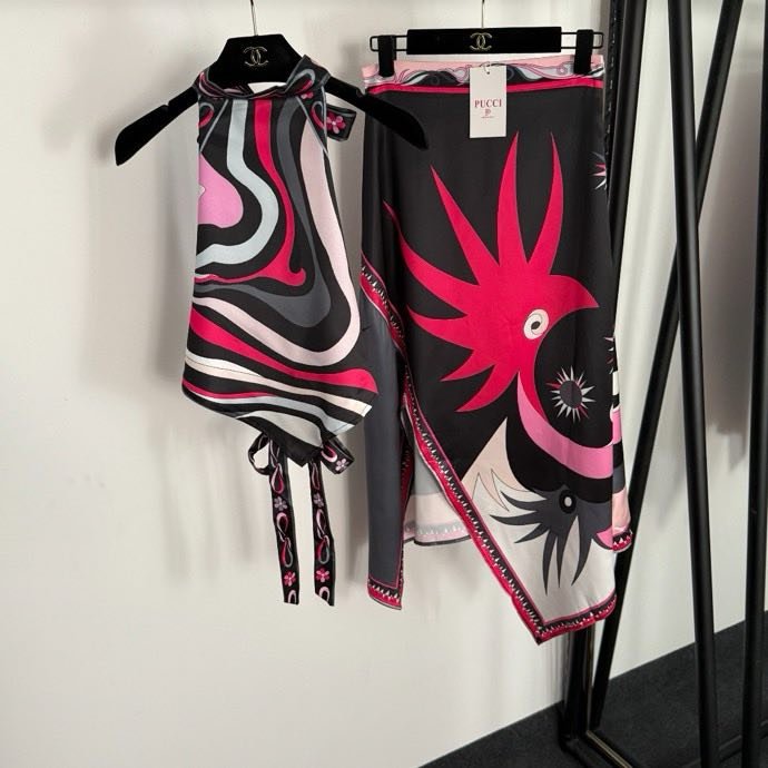 Костюм (юбка и топ)