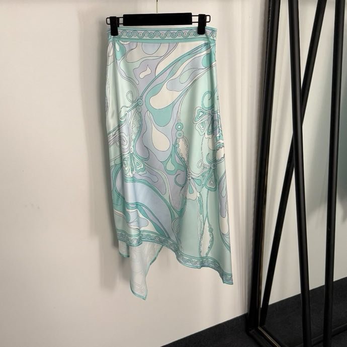 Костюм (юбка и топ) фото 2